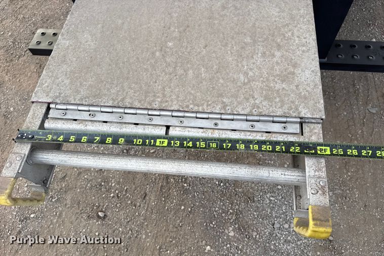 image for item EG2011 2009 GMC C5500 Crew Cab box truck