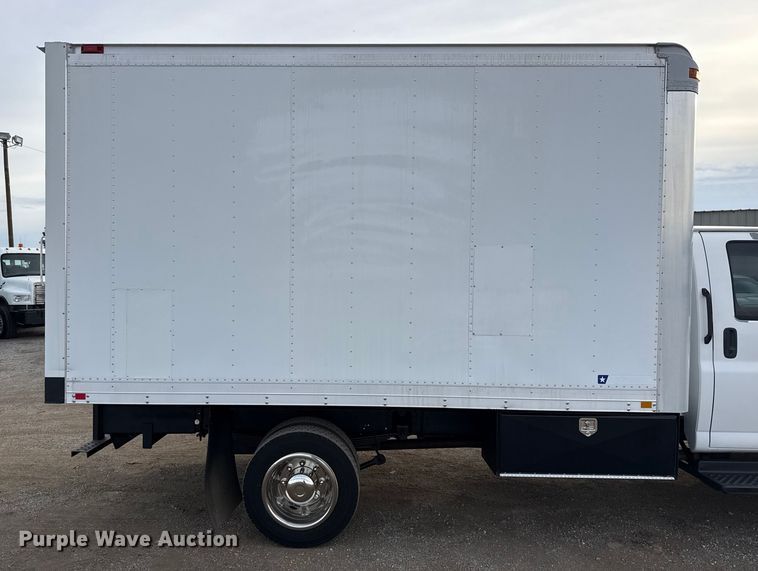 image for item EG2011 2009 GMC C5500 Crew Cab box truck