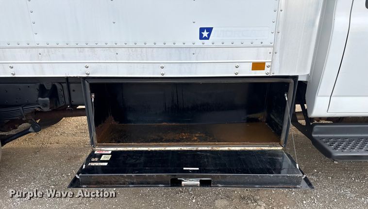 image for item EG2011 2009 GMC C5500 Crew Cab box truck