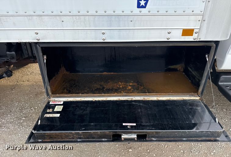 image for item EG2011 2009 GMC C5500 Crew Cab box truck