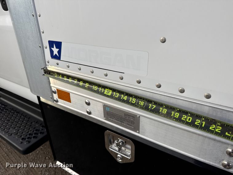 image for item EG2011 2009 GMC C5500 Crew Cab box truck