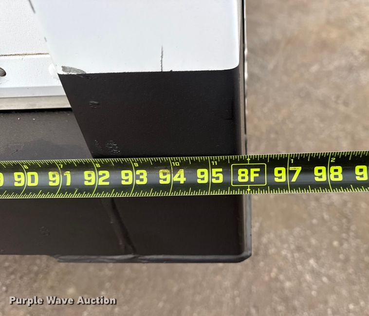 image for item EG2011 2009 GMC C5500 Crew Cab box truck