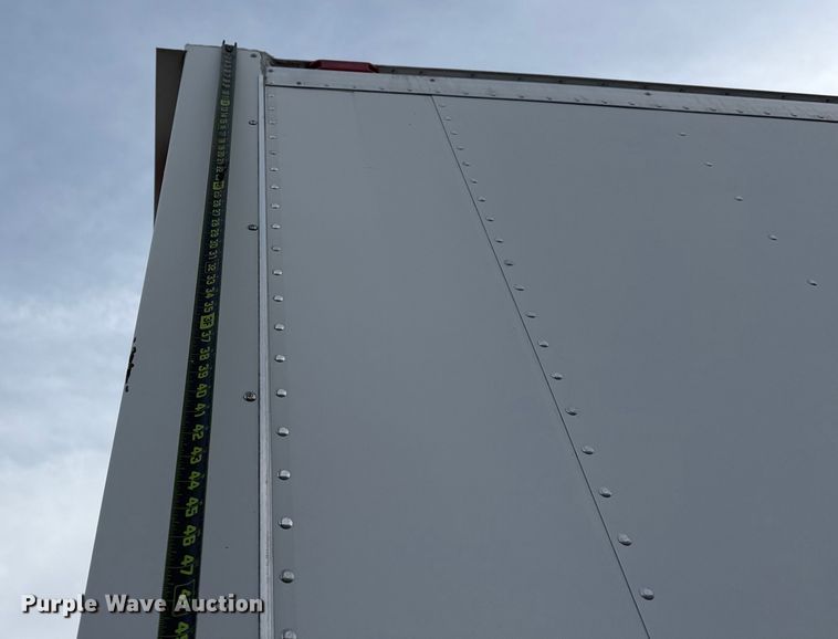 image for item EG2011 2009 GMC C5500 Crew Cab box truck