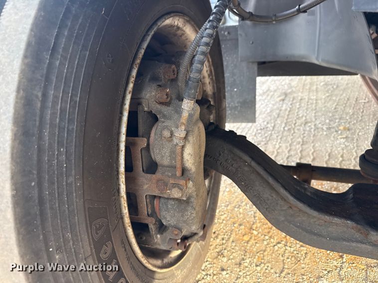 image for item EG2011 2009 GMC C5500 Crew Cab box truck