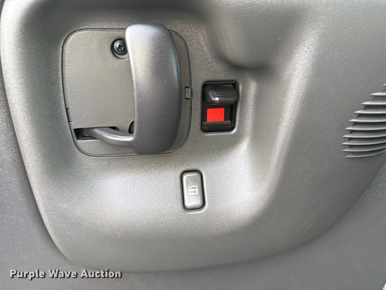 image for item EG2011 2009 GMC C5500 Crew Cab box truck