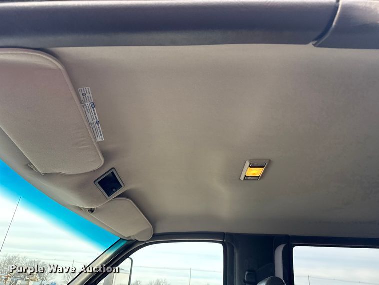 image for item EG2011 2009 GMC C5500 Crew Cab box truck