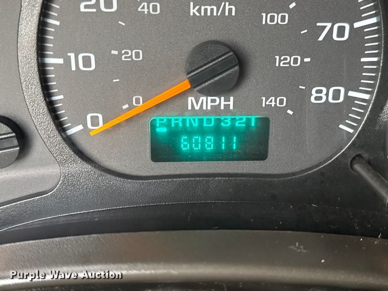 image for item EG2011 2009 GMC C5500 Crew Cab box truck