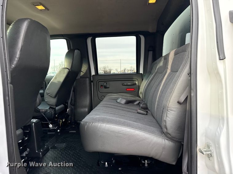 image for item EG2011 2009 GMC C5500 Crew Cab box truck