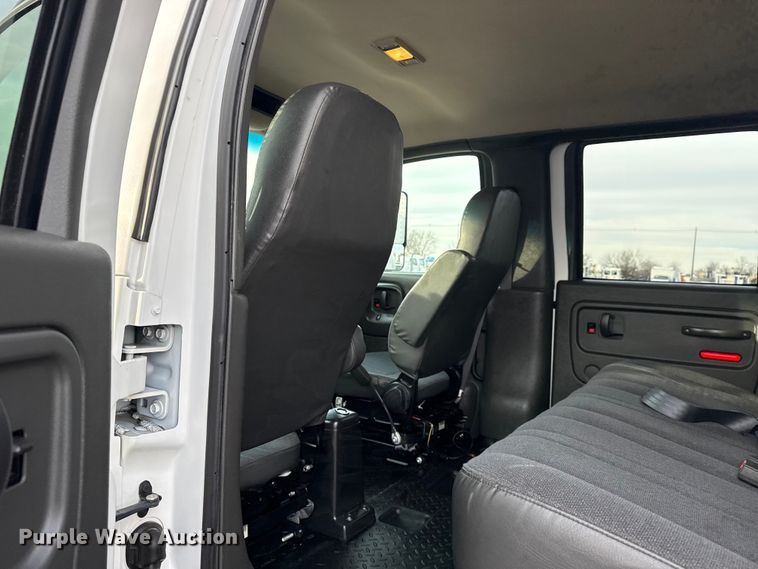 image for item EG2011 2009 GMC C5500 Crew Cab box truck