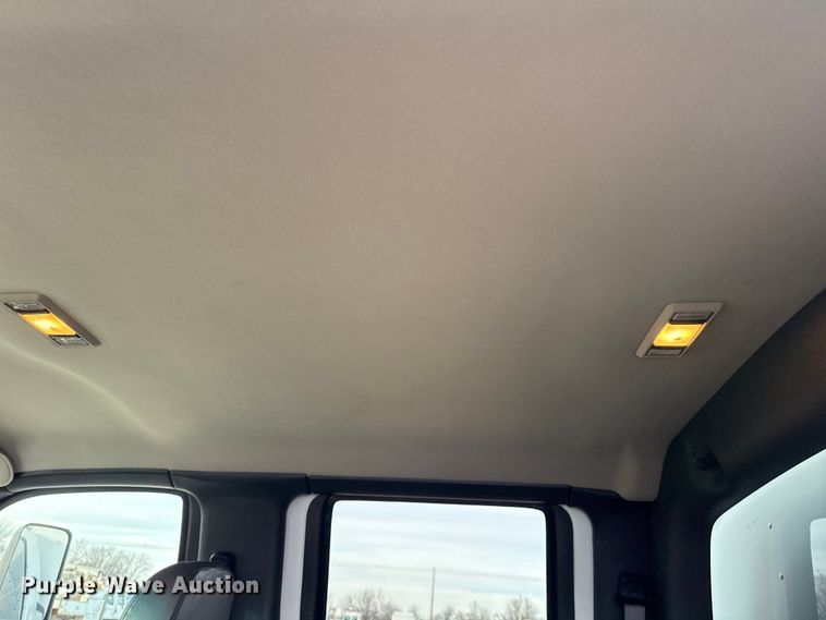 image for item EG2011 2009 GMC C5500 Crew Cab box truck