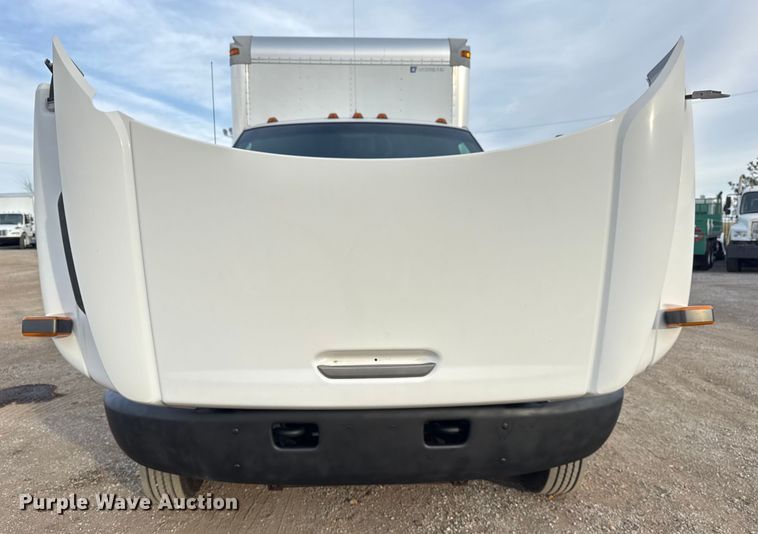 image for item EG2011 2009 GMC C5500 Crew Cab box truck