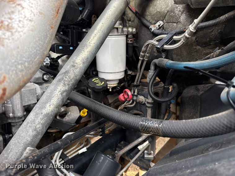 image for item EG2011 2009 GMC C5500 Crew Cab box truck