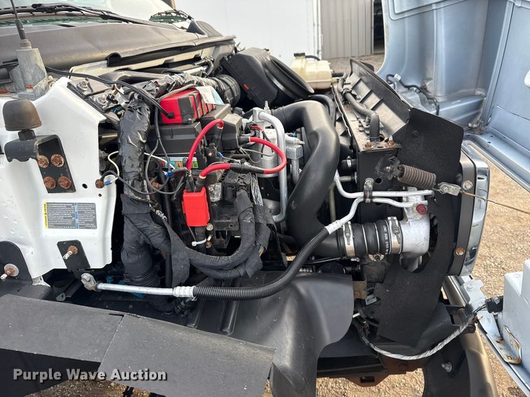 image for item EG2011 2009 GMC C5500 Crew Cab box truck