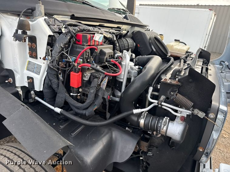 image for item EG2011 2009 GMC C5500 Crew Cab box truck