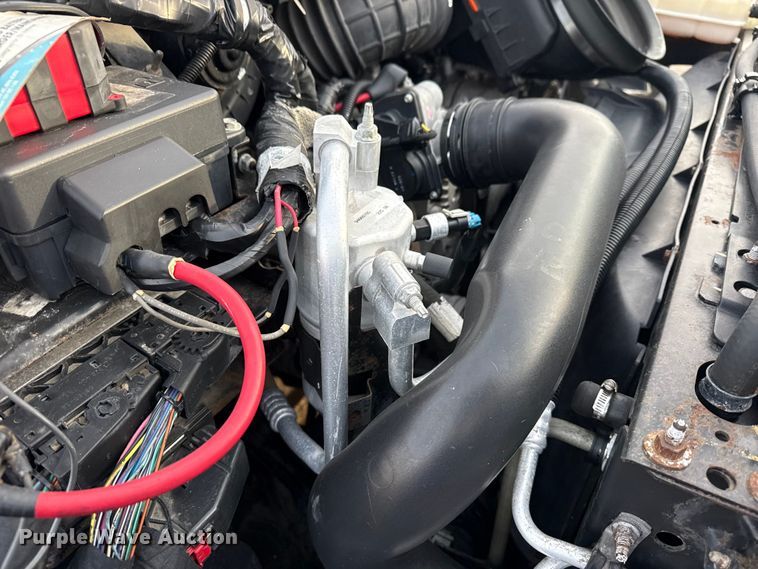 image for item EG2011 2009 GMC C5500 Crew Cab box truck