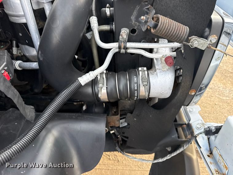 image for item EG2011 2009 GMC C5500 Crew Cab box truck