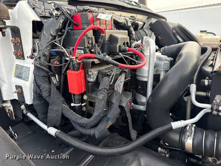 image for item EG2011 2009 GMC C5500 Crew Cab box truck