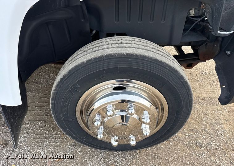 image for item EG2011 2009 GMC C5500 Crew Cab box truck