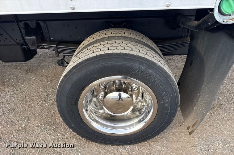 image for item EG2011 2009 GMC C5500 Crew Cab box truck