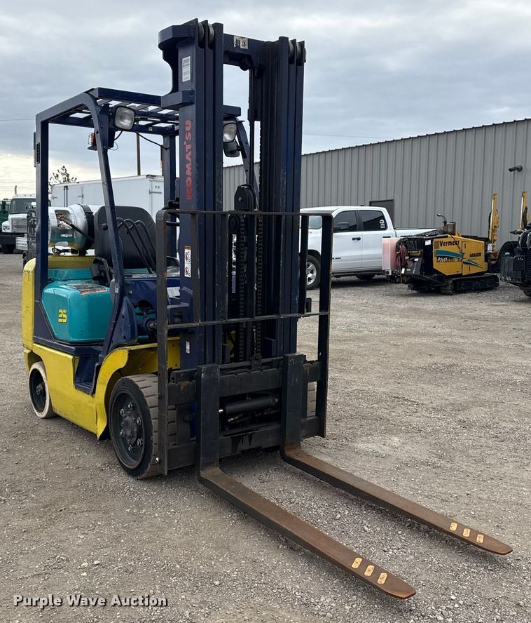 image for item EG2014 Komatsu FG25ST-12 forklift