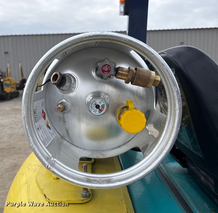 image for item EG2014 Komatsu FG25ST-12 forklift