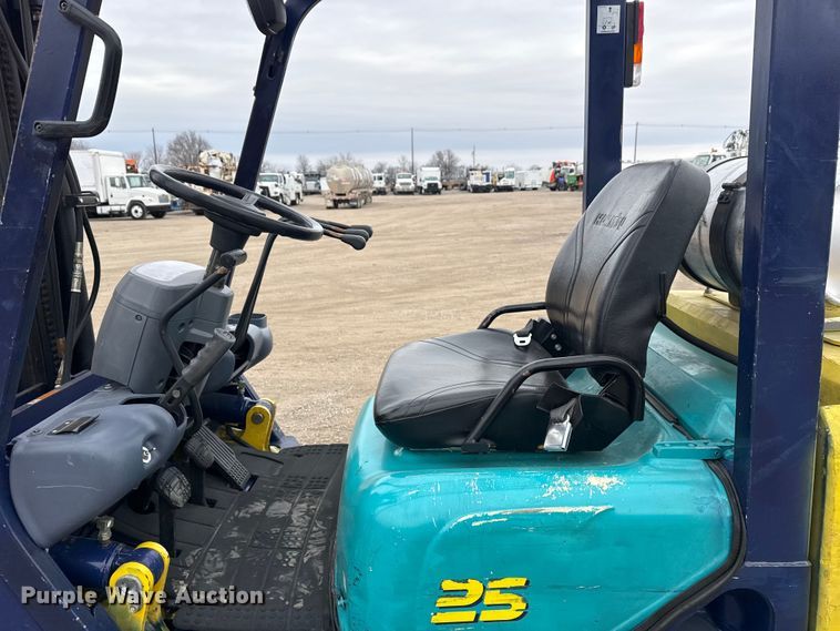 image for item EG2014 Komatsu FG25ST-12 forklift