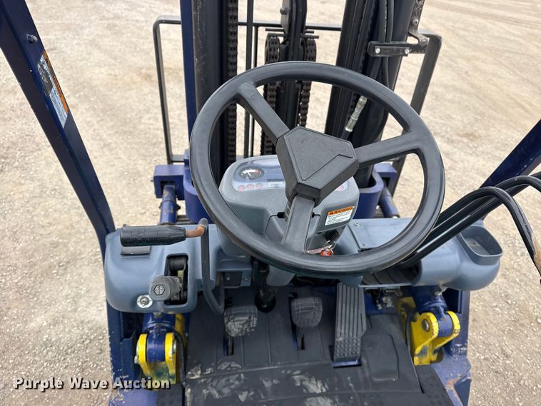 image for item EG2014 Komatsu FG25ST-12 forklift