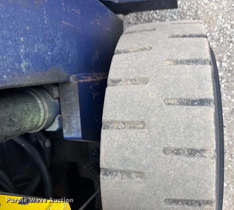 image for item EG2014 Komatsu FG25ST-12 forklift