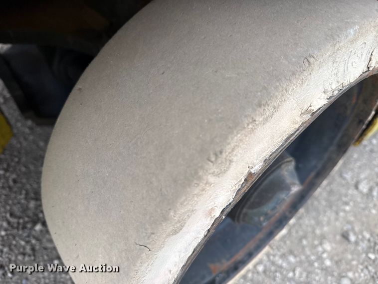 image for item EG2014 Komatsu FG25ST-12 forklift