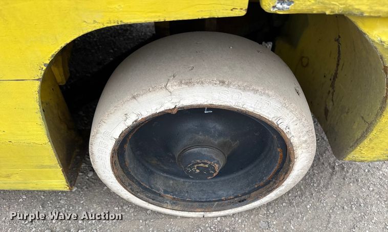 image for item EG2014 Komatsu FG25ST-12 forklift