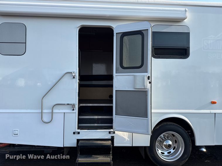 image for item EG2026 2017 Winnebago mobile medical unit