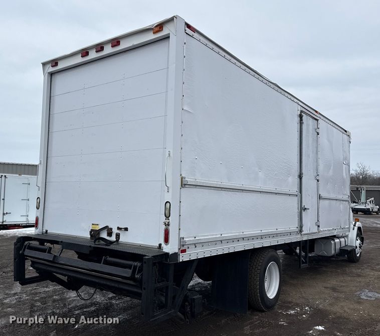 image for item EG2041 2000 Freightliner FL60 box truck