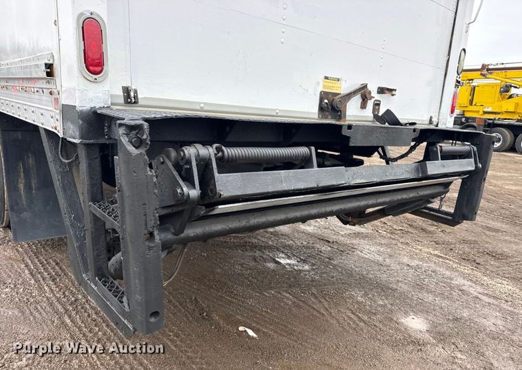 image for item EG2041 2000 Freightliner FL60 box truck