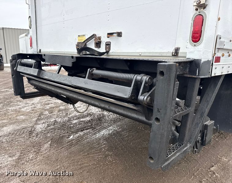 image for item EG2041 2000 Freightliner FL60 box truck