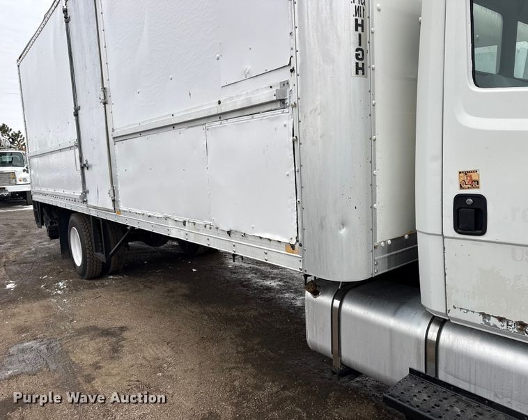 image for item EG2041 2000 Freightliner FL60 box truck