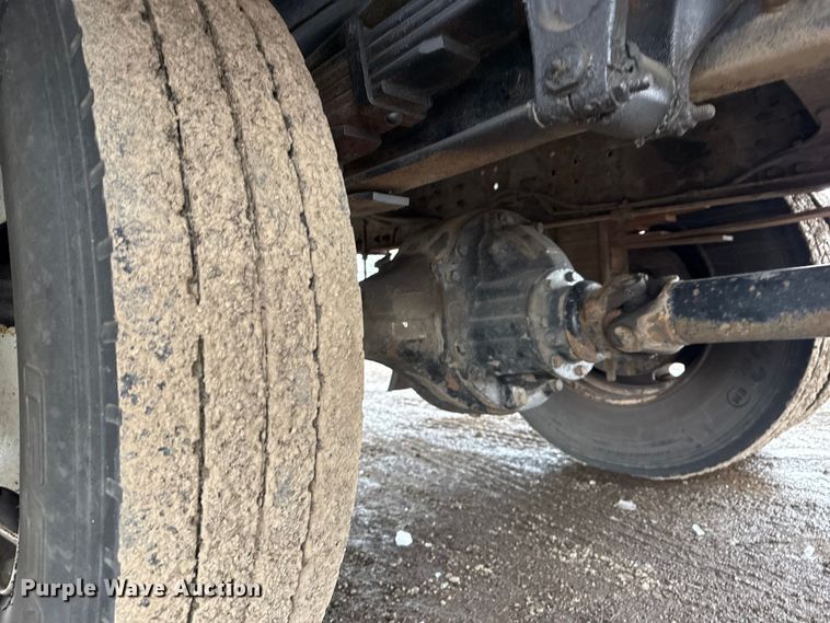 image for item EG2041 2000 Freightliner FL60 box truck