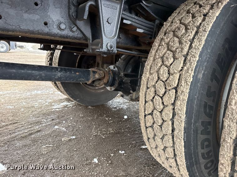 image for item EG2041 2000 Freightliner FL60 box truck