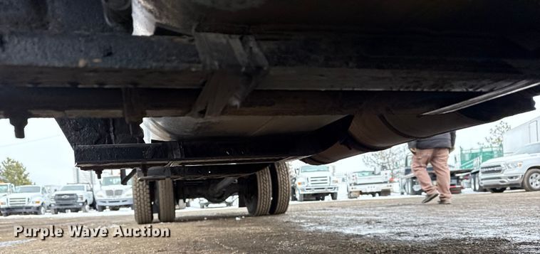 image for item EG2041 2000 Freightliner FL60 box truck