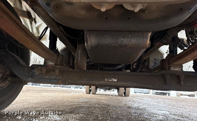 image for item EG2041 2000 Freightliner FL60 box truck