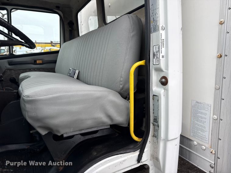 image for item EG2041 2000 Freightliner FL60 box truck