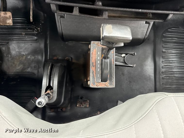 image for item EG2041 2000 Freightliner FL60 box truck