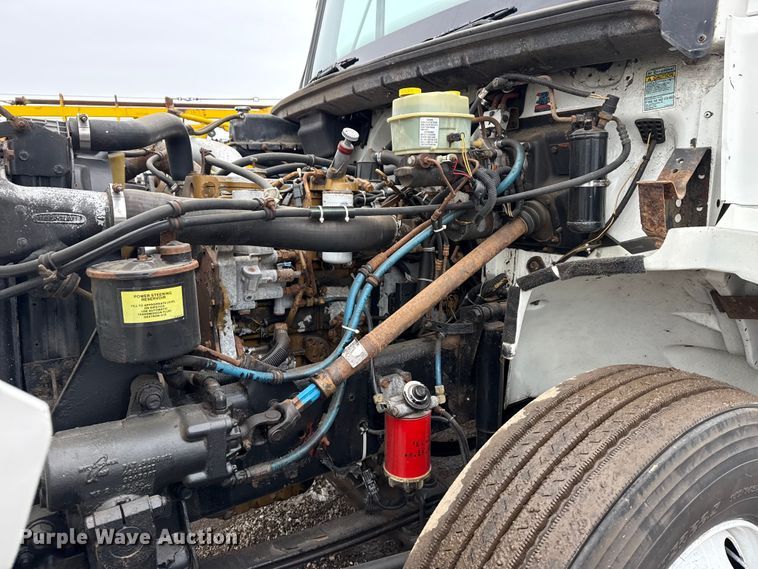 image for item EG2041 2000 Freightliner FL60 box truck