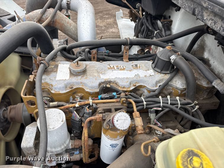 image for item EG2041 2000 Freightliner FL60 box truck