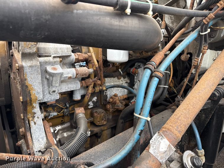 image for item EG2041 2000 Freightliner FL60 box truck