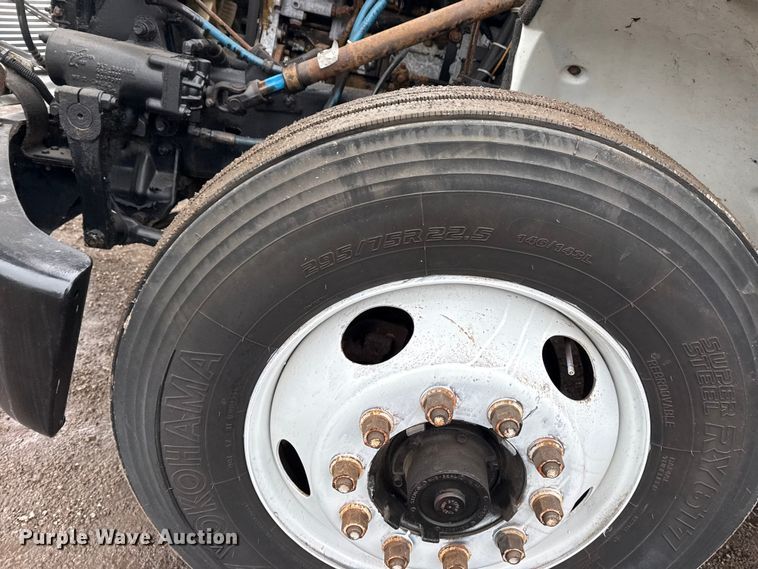 image for item EG2041 2000 Freightliner FL60 box truck