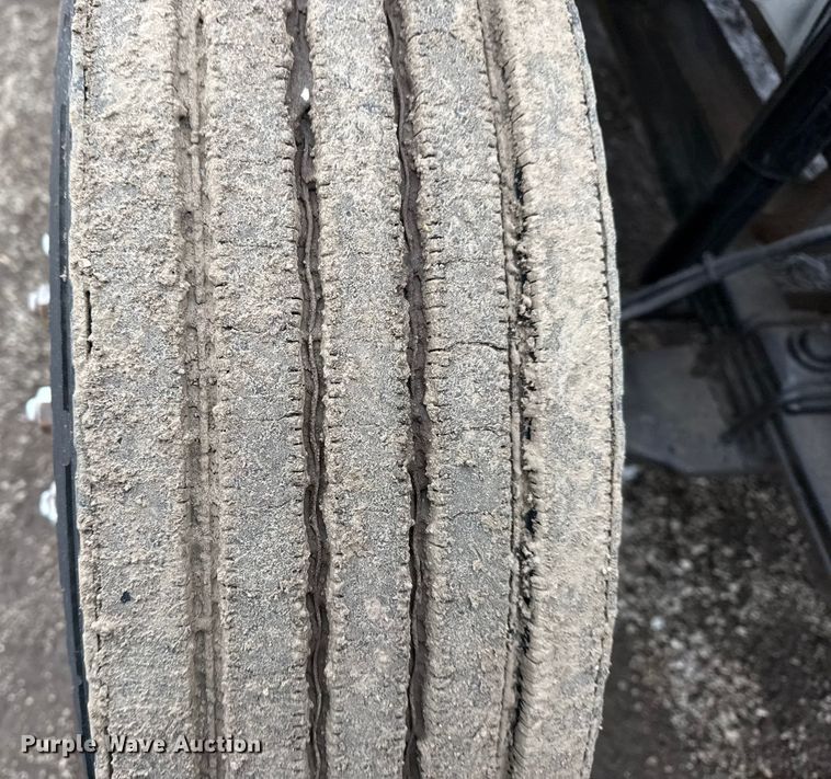 image for item EG2041 2000 Freightliner FL60 box truck