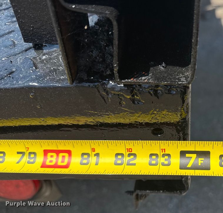 image for item EG6122 2001 GMC Sierra 2500HD flatbed pickup truck