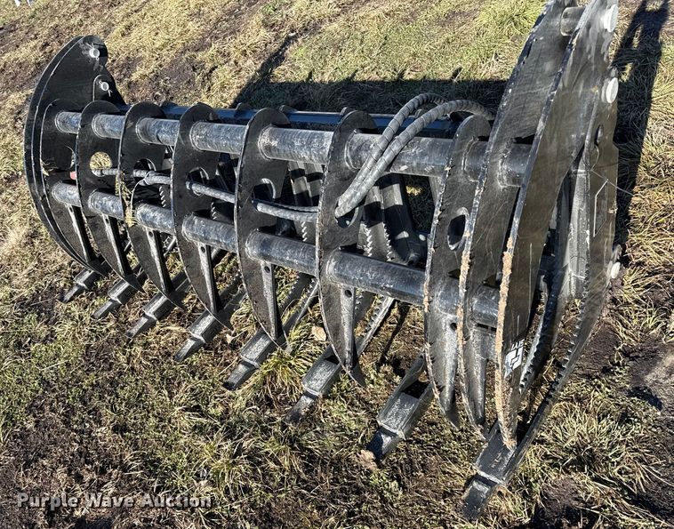 image for item EN0142 2025 Giyi CLG72 skid steer rock grapple bucket