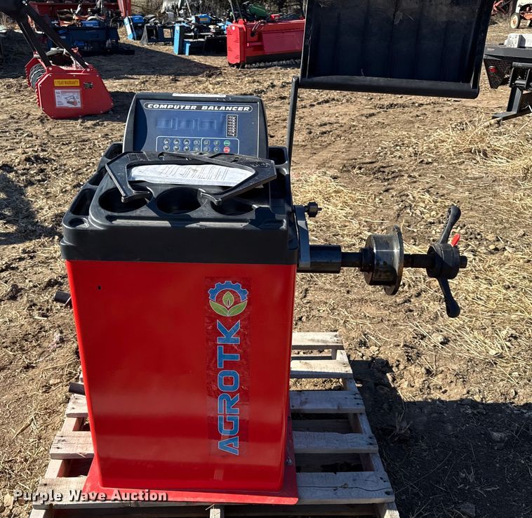 image for item EN0292 AGrotk wheel balancer