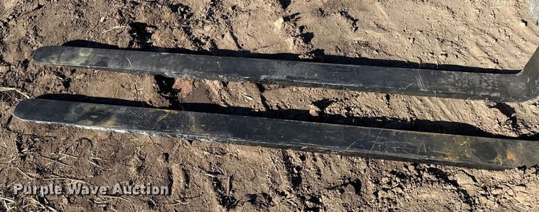 image for item EN0295 2025 Giyi skid steer forks